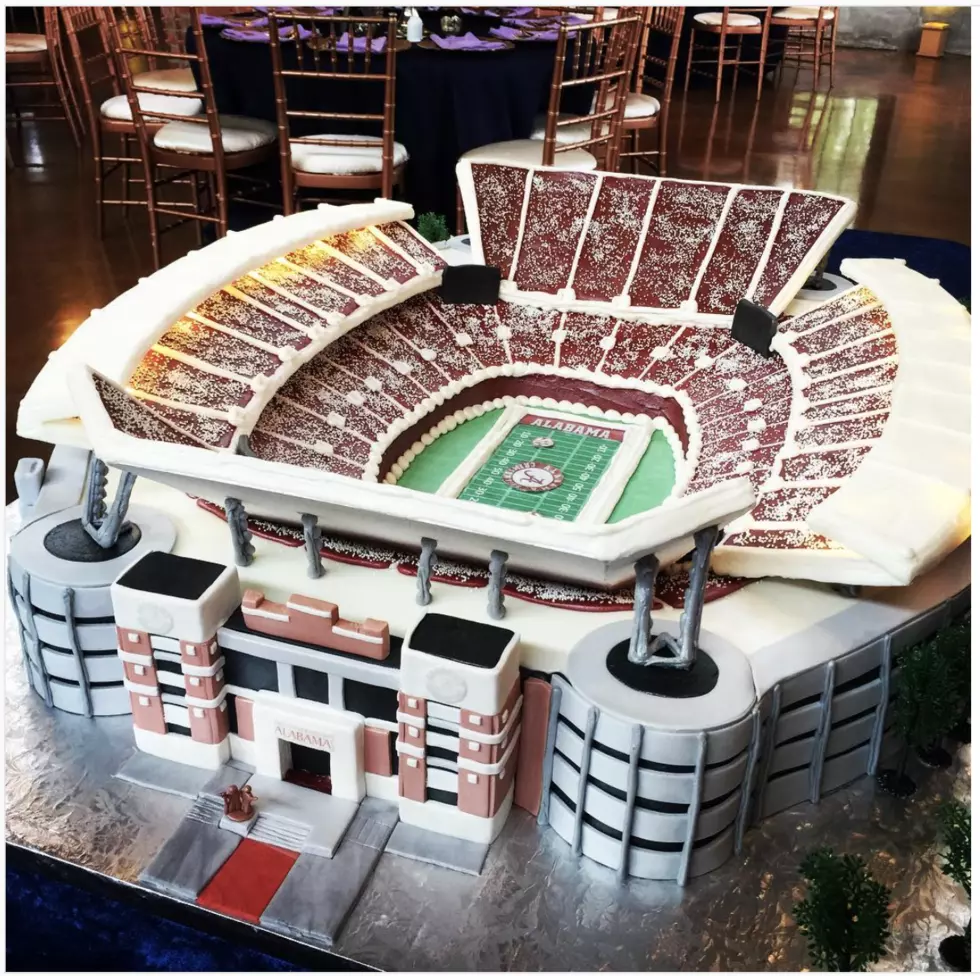 I Would Love to Eat This Bryant-Denny Stadium Cake