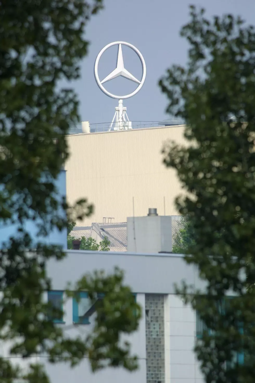 Construction Worker Dies After Fall At Mercedes Plant