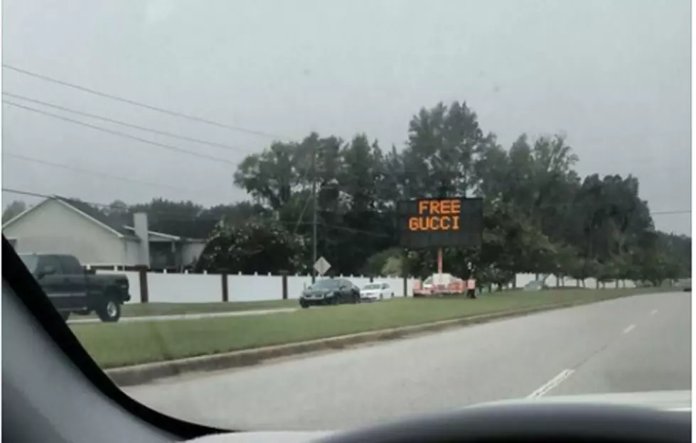 Sign Puts Humor into Tuscaloosa Commuters’ Morning