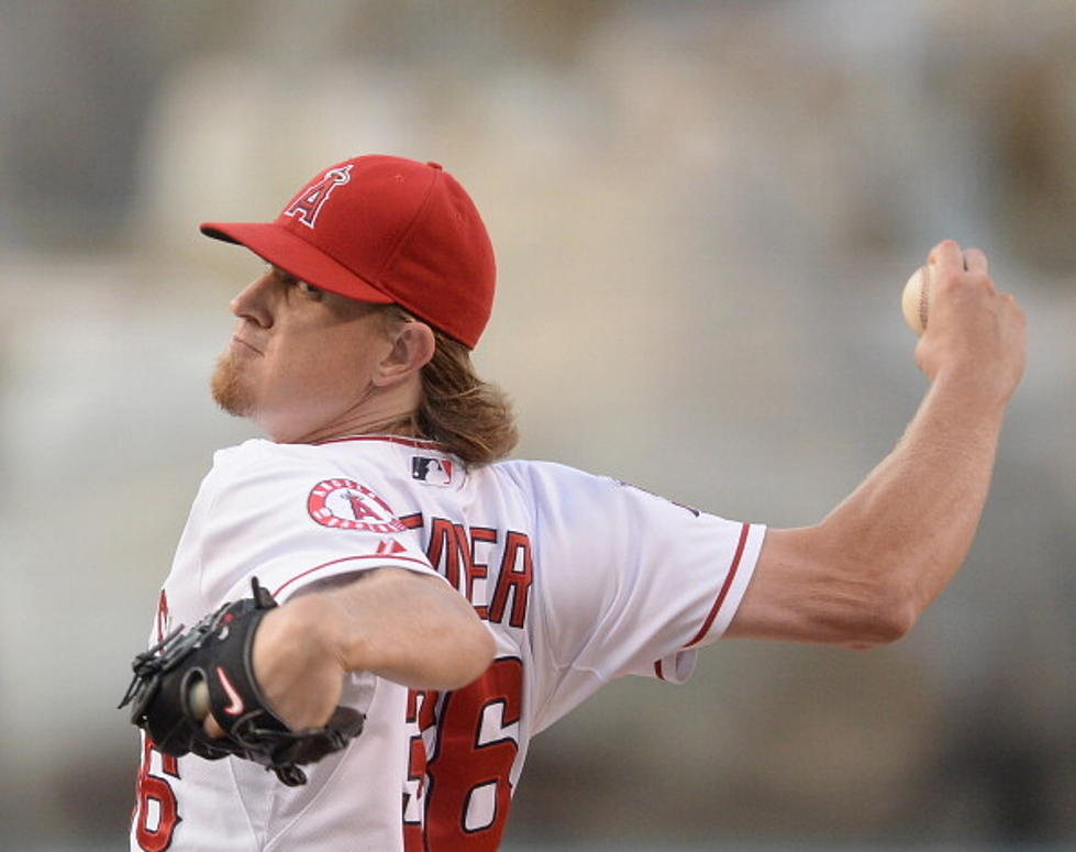 Weaver Gives Up 2 Hits, Angels Beat Twins 1-0