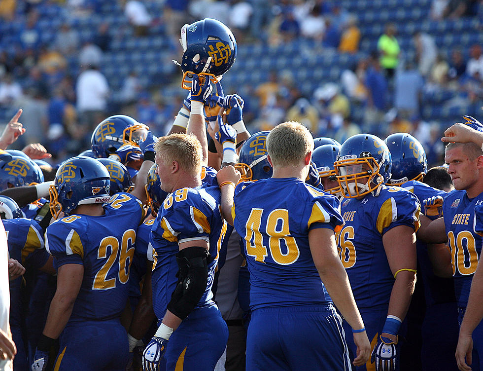 #6 South Dakota State Comes From Behind to Southeastern Louisiana, 34-26