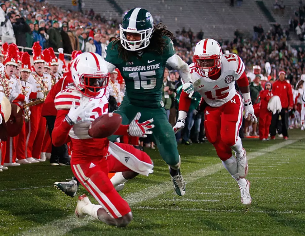 Spartans Withstand Wild Huskers Rally In 4th To Pull Out 27-22 Victory