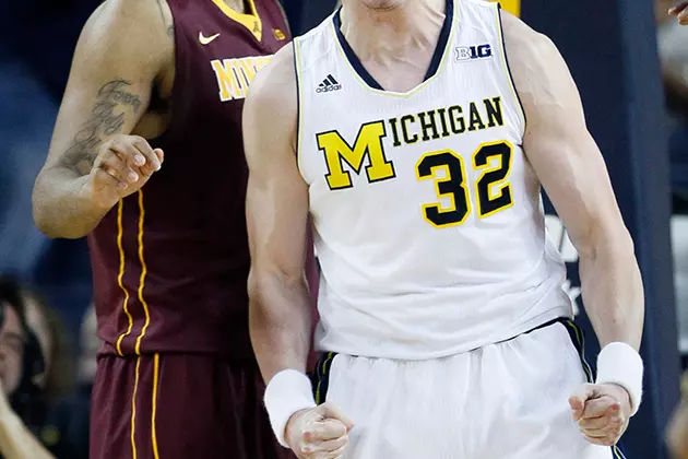 Minnesota, Michigan Face off for First Place in Big Ten