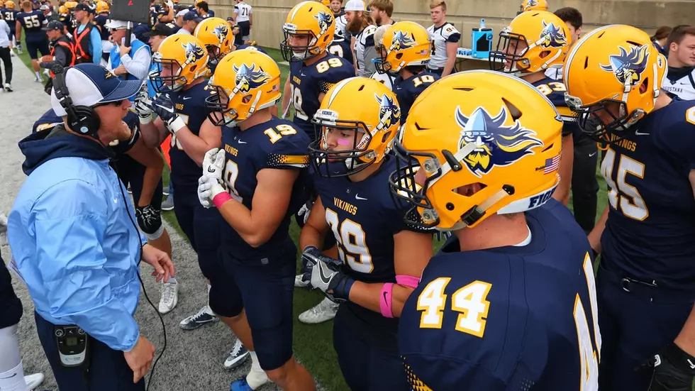 Augustana Vikings Leap Up to #13 in Rankings After Close Win
