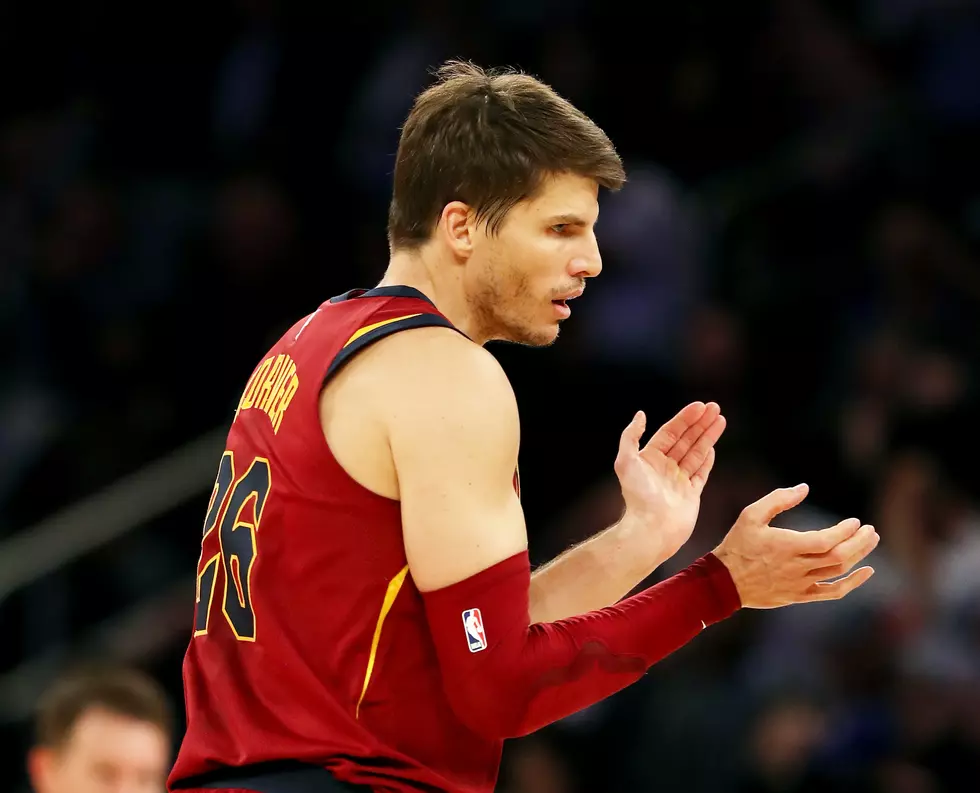 Cleveland Cavaliers&#8217; Kyle Korver Attends Funeral for Younger Brother