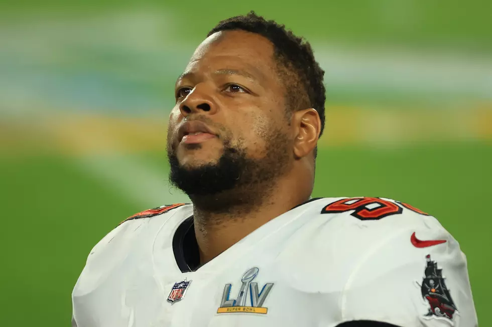 Former Husker Suh Going Back to the Buccaneers 