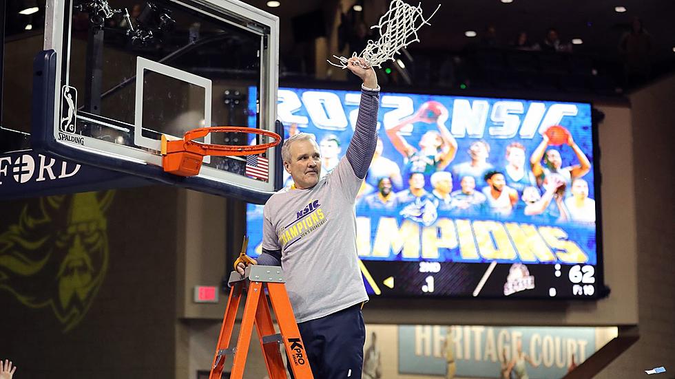 Augie's Tom Billeter Named NABC District Coach of the Year
