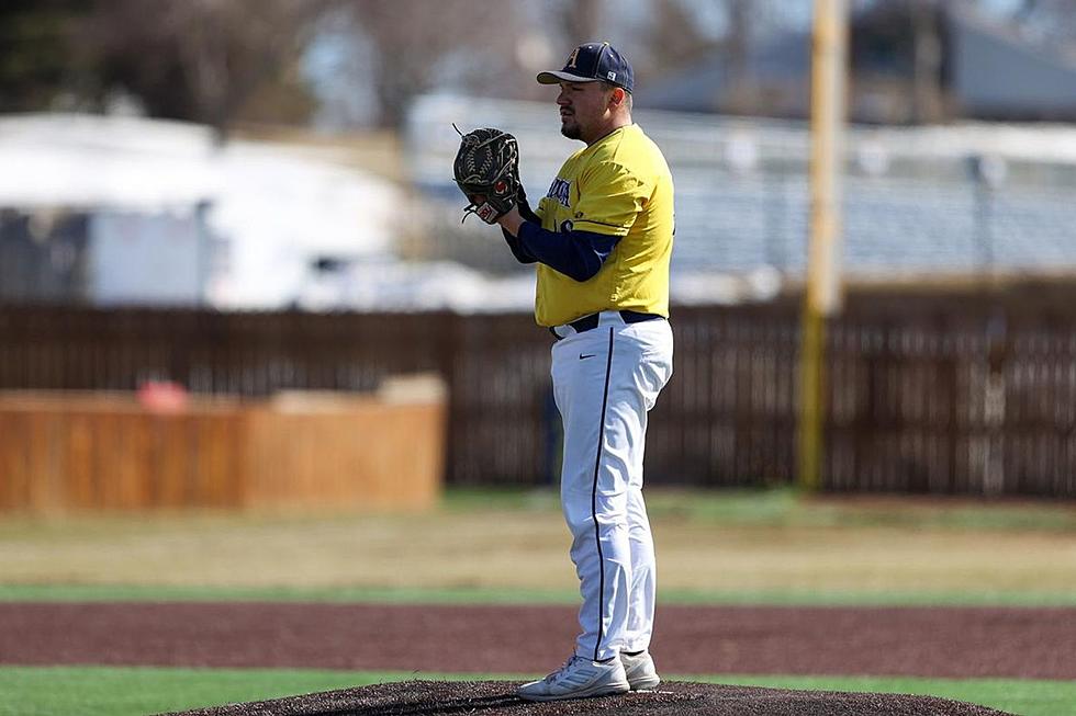 Augustana University Pitcher Signs With Sioux Falls Canaries
