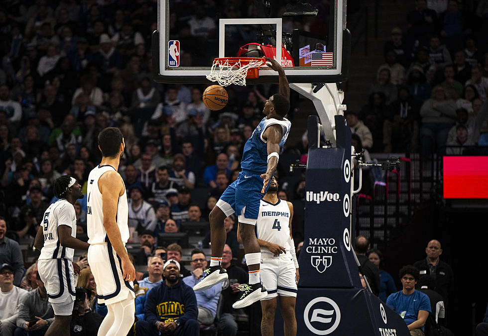 Timberwolves Move Into 1st With Win Over Grizzlies