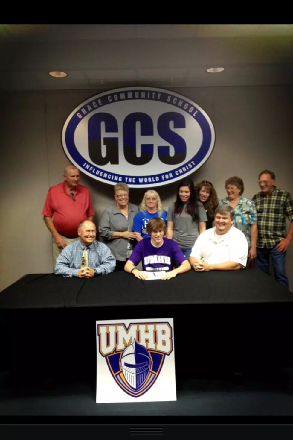 Tyler Grace’s Lin Gillham Commits to Mary Hardin-Baylor for Football