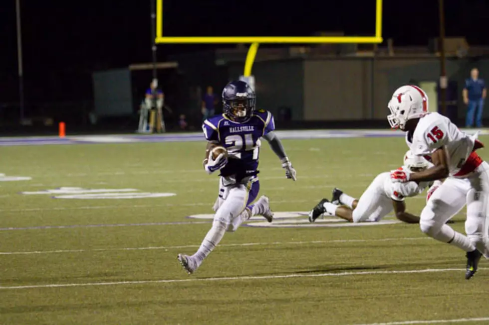 Hallsville Hangs On For 21-19 Defeat Of Marshall In District 15-5A Opener