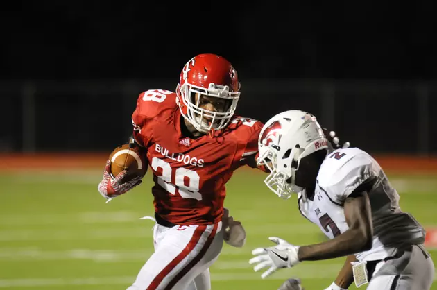 Gilmer + Carthage Get East Texas Stage to Themselves Saturday Night