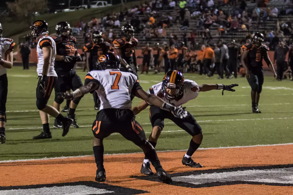 Gilmer Holds Off Rival Gladewater, 49-39