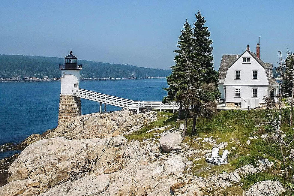 Stuff This $1.975 Million Maine Oceanfront Property Into Your Stocking