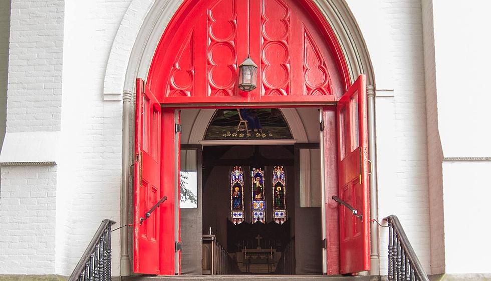 A “Love Letter” to Upstate New York’s Pretty “Red Door” Churches!