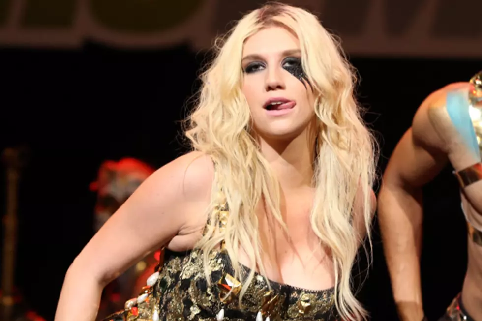 Kesha Doesn’t Just Bone Guys and Ghosts – She Grooves on Girls, Too