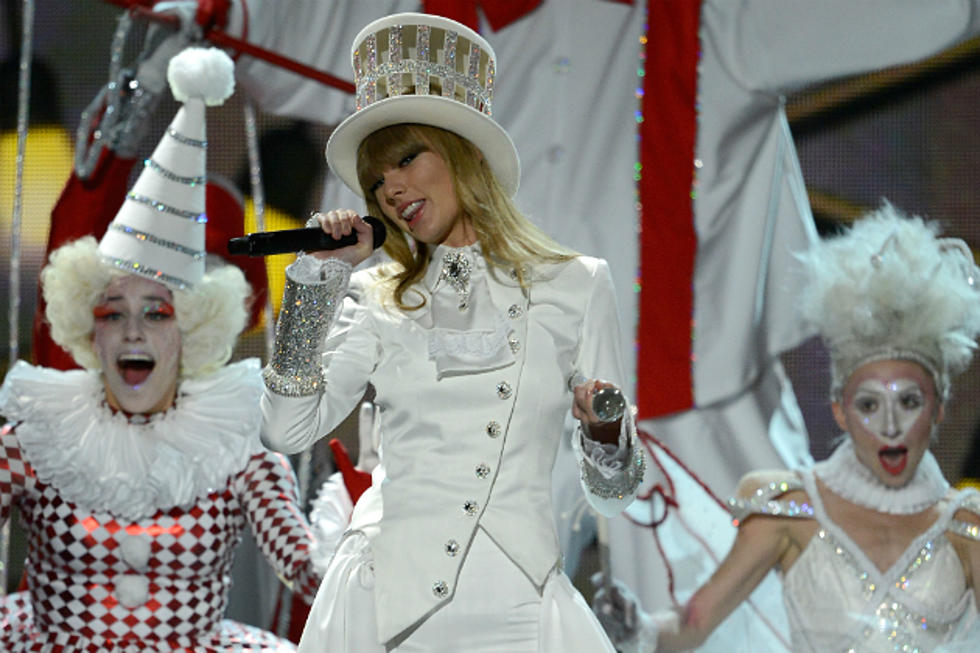 Taylor Swift + the 2013 Grammys Costume Designer Should Never Ever Get Back Together [VIDEO]