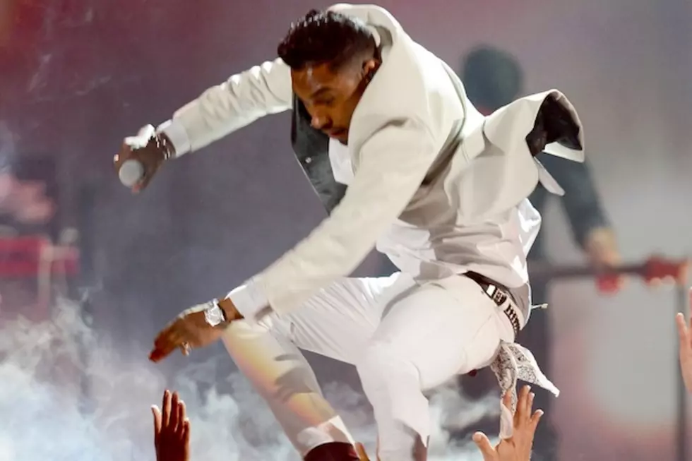 Miguel Kicking a Fan in the Face at the Billboard Awards Quickly Becomes a Meme [PHOTOS, GIFS, VIDEO]