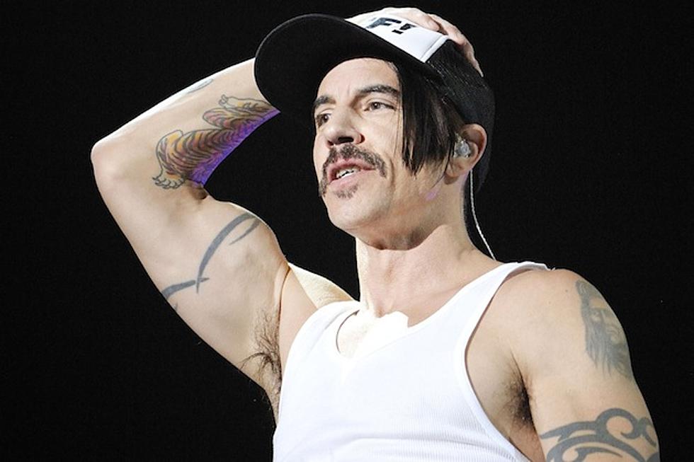 Red Hot Chili Peppers Frontman Anthony Kiedis Had a Fight With Some Bodyguards [VIDEO]