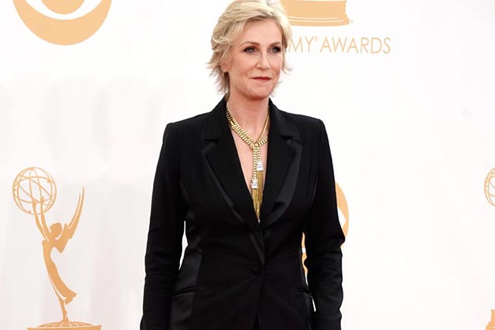 Jane Lynch Pays Tribute to Cory Monteith at 2013 Emmy Awards