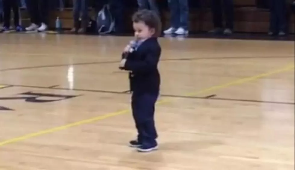 2 Year Old Sings &#8216;National Anthem&#8217; [VIDEO]