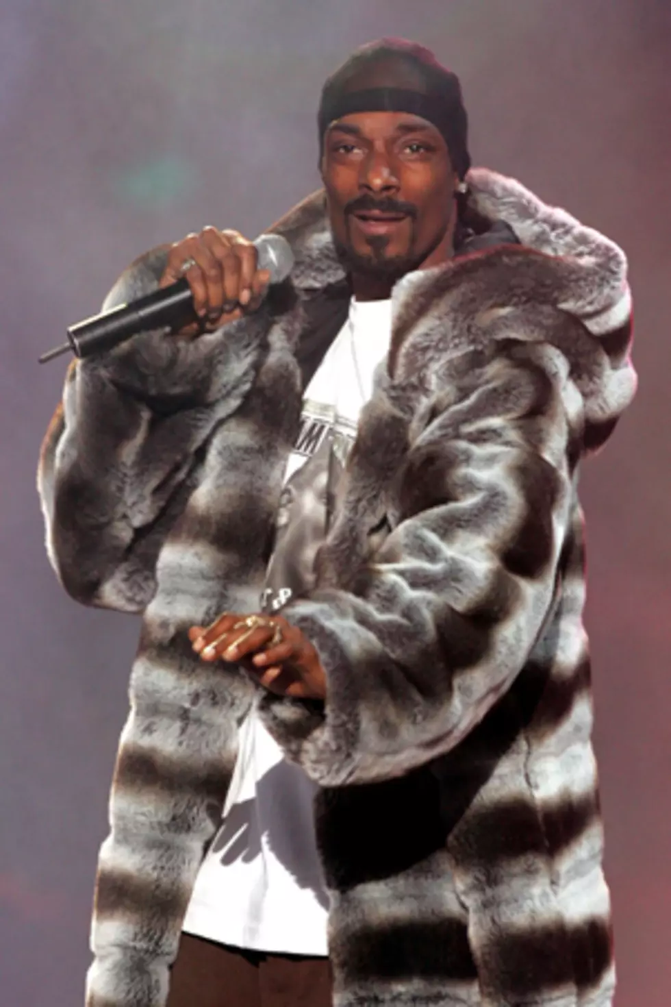 Snoop Dogg &#8211; Rappers Wearing Ridiculous Fur Coats