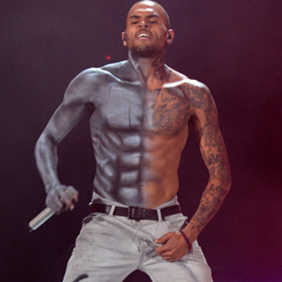 Spraypainting His Abs &#8211; Chris Brown’s ‘Why?’ Moments
