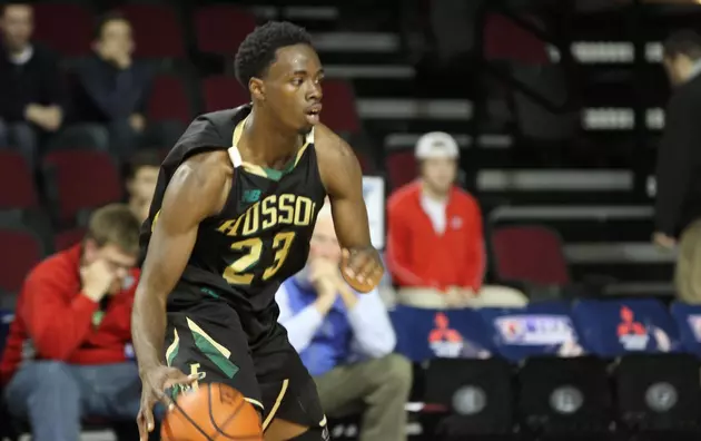 Anderson Scores 30, Husson Beats UMPI