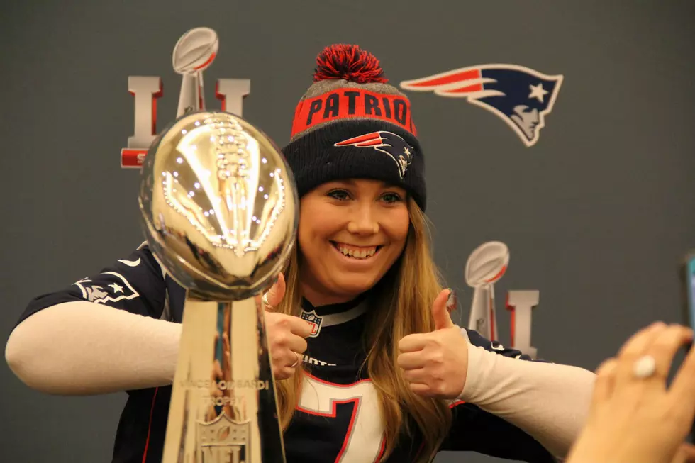 Pats Fans In Bangor Pose With Lombardi [PHOTOS]
