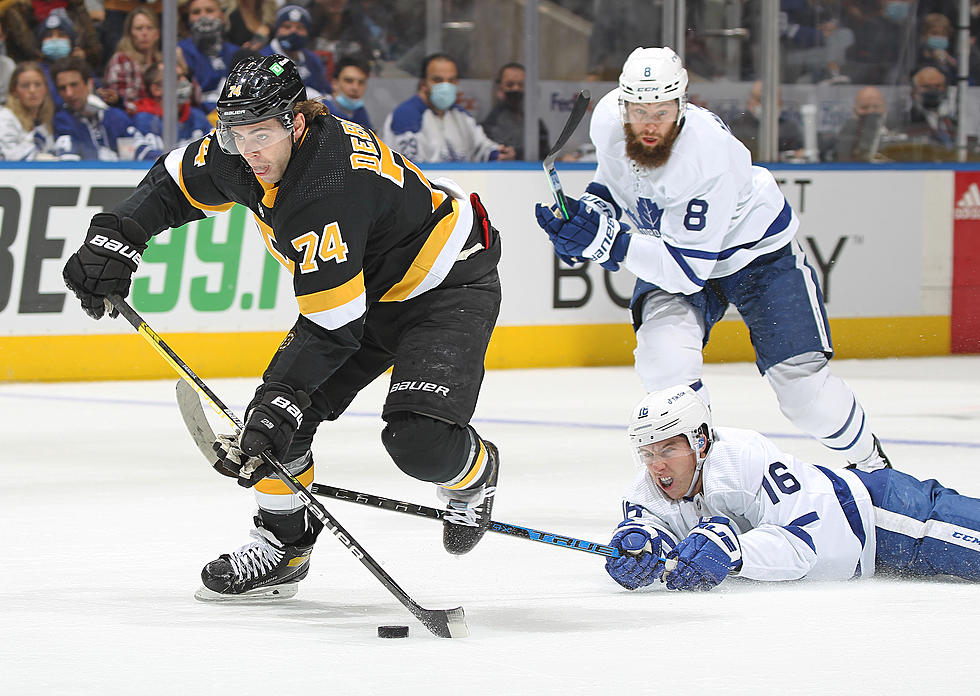 Matthews, Tavares score twice in Leafs&#8217; 5-2 win over Bruins