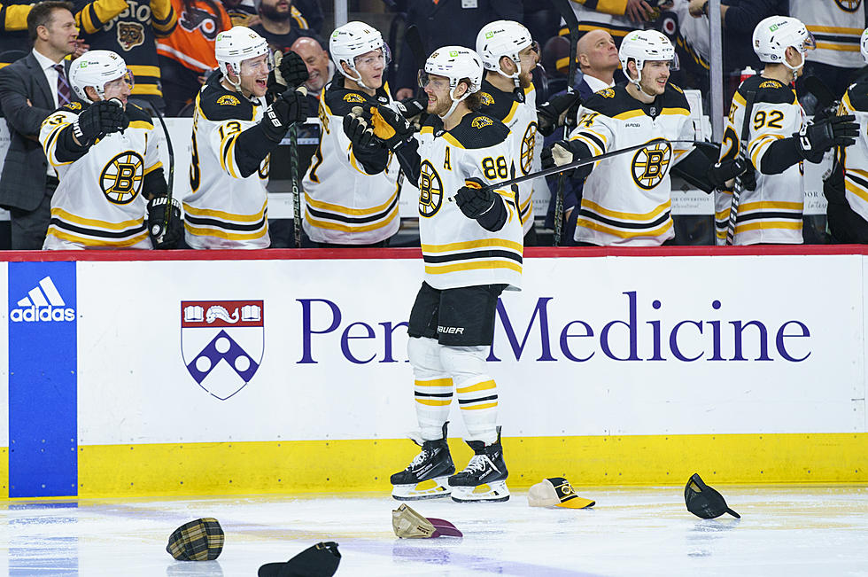 Bruins Break NHL Single-Season Wins Record by Beating Flyers