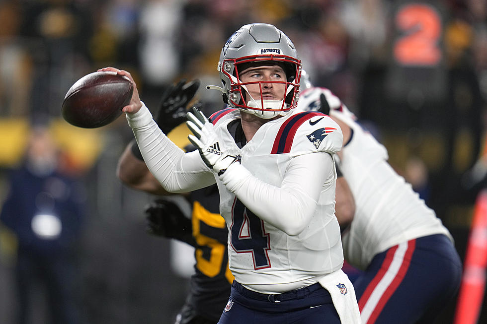Bailey Zappe Throws for 3 TDs, Patriots Damage Steelers’ playoff hopes with 21-18 win