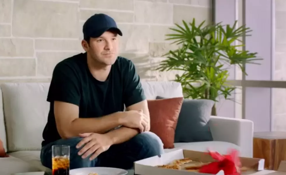 Tony Romo is Slingin’ Pizza Hut Pizzas in New Super Bowl Ad
