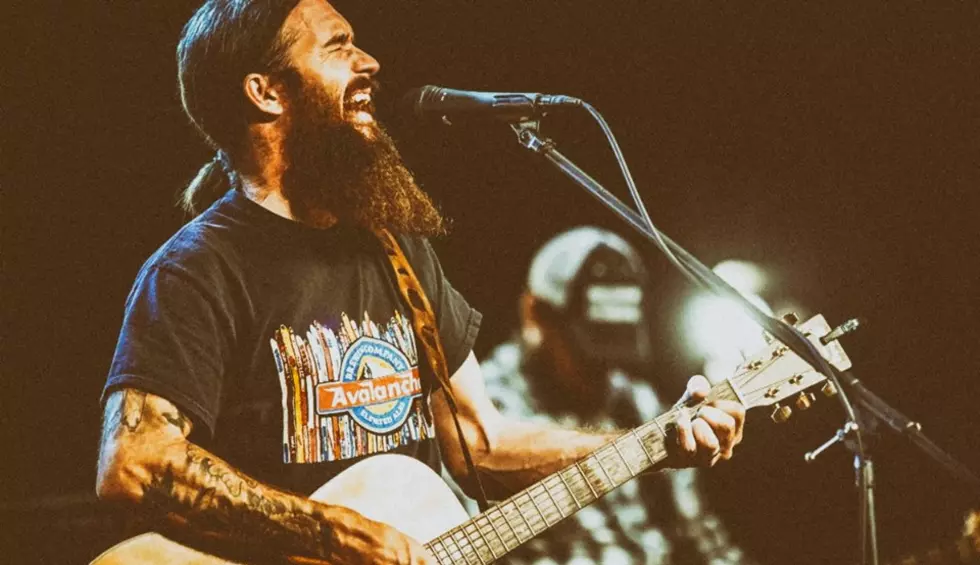Cody Jinks Drops Surprise New Song ‘Same Kind of Crazy As Me’