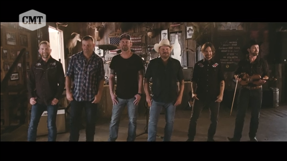 WATCH: The Entire Randy Rogers Band Busts Out Their Dance Moves