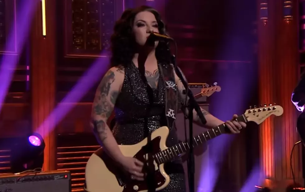 Ashley McBryde Sings New Single ‘One Night Standard’ on ‘The Tonight Show’
