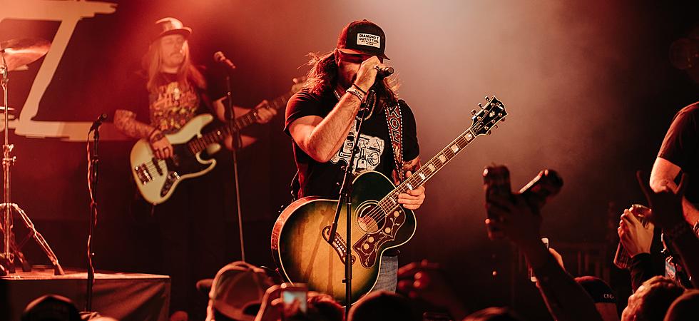 Koe Wetzel Crosses Into Red Dirt-Punk Rock Singing Blink-182’s ‘All The Small Things’ [DISTANT REPLAY]