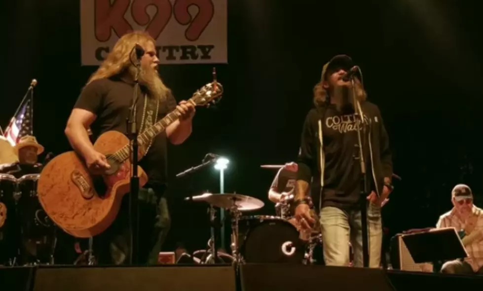 Cody Jinks & Jamey Johnson Sing Merle Haggard, ‘I Think I’ll Just Stay Here & Drink’