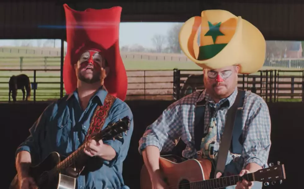 WATCH NOW: Randy Rogers & Wade Bowen Debut ‘Rodeo Clown’ Video