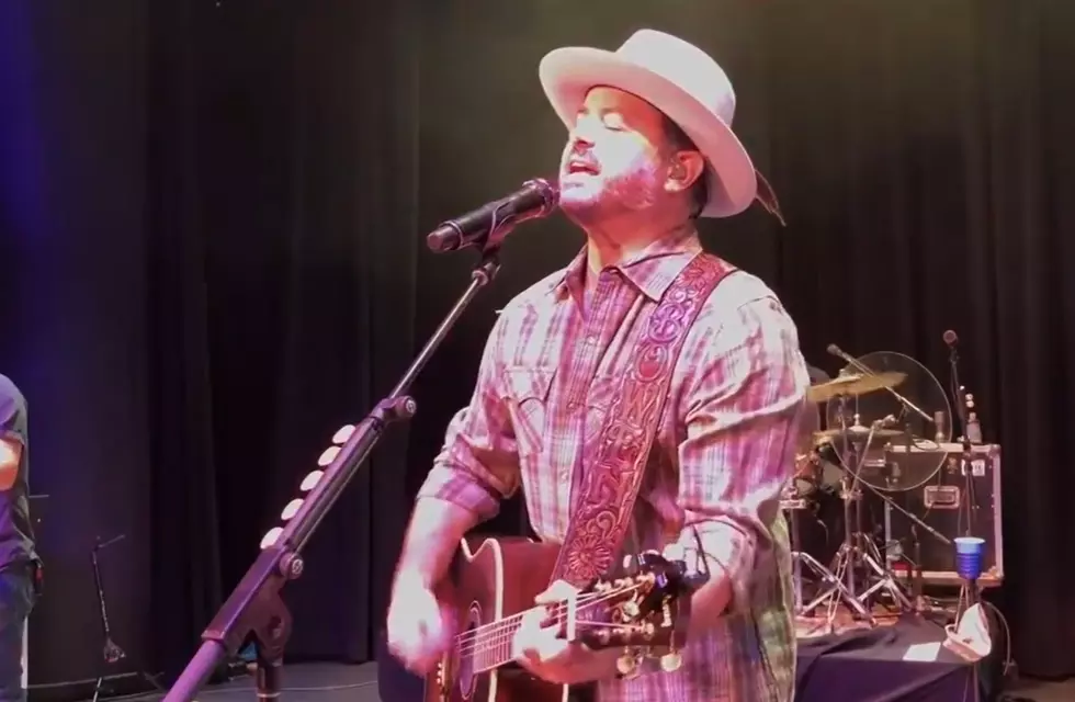 Wade Bowen Goes Full-Band Live From 'Wade's World'