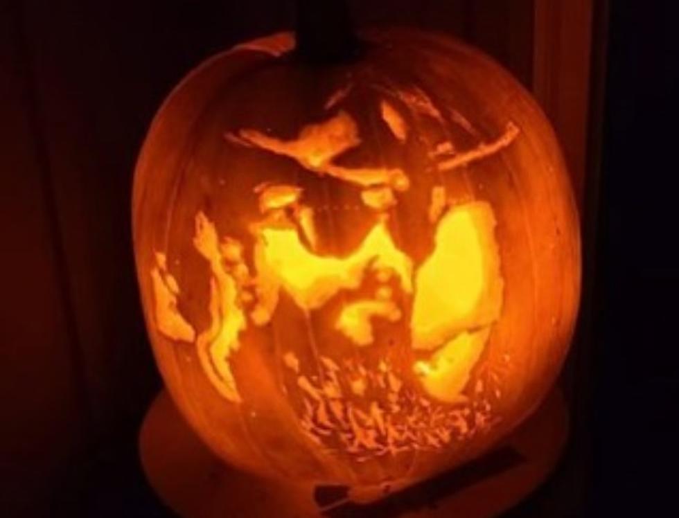 Wanna Bet This Jack-O’-Lantern Can Sing a Stone-Cold Country Song?