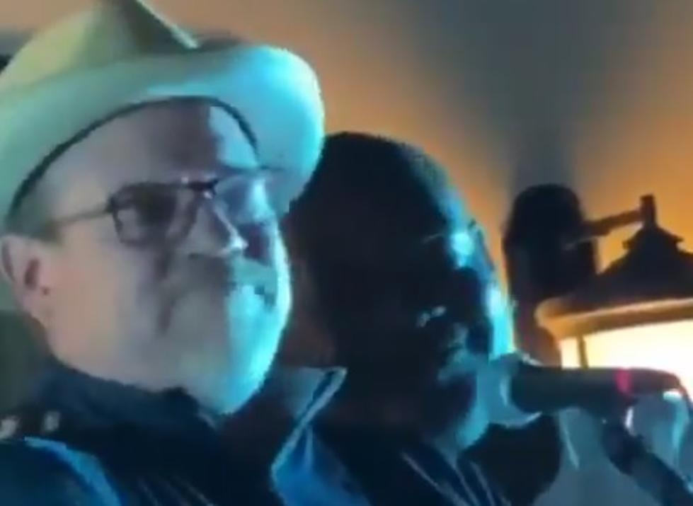 WATCH: Pat Green & Hall of Famer Emmitt Smith Duet 'Wave on Wave'