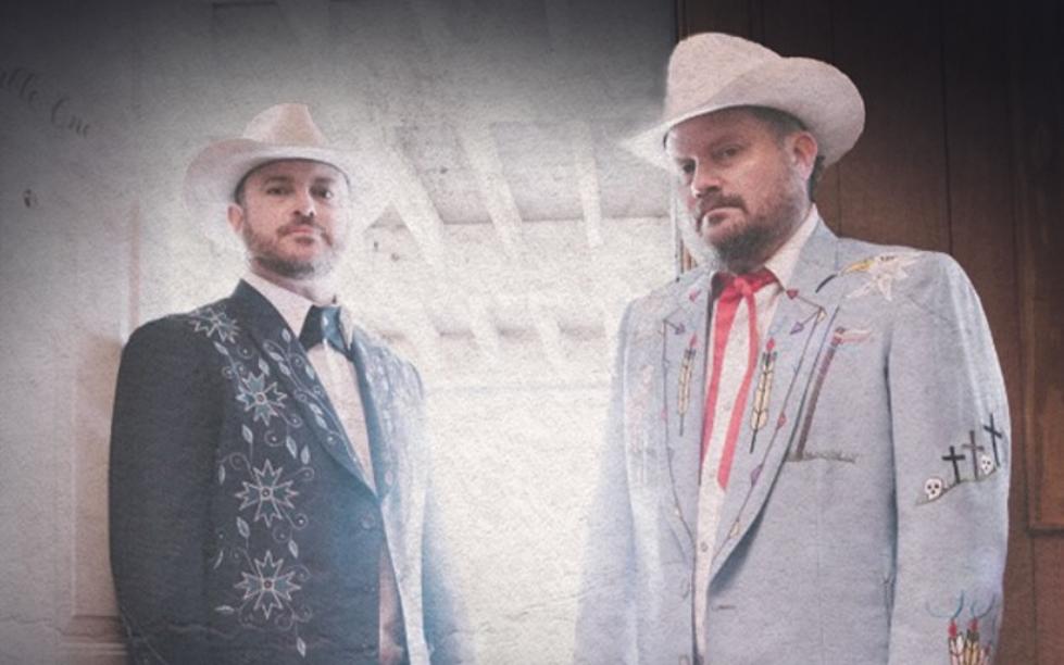 WATCH NOW: Randy Rogers & Wade Bowen are Getting ‘Rhinestoned’