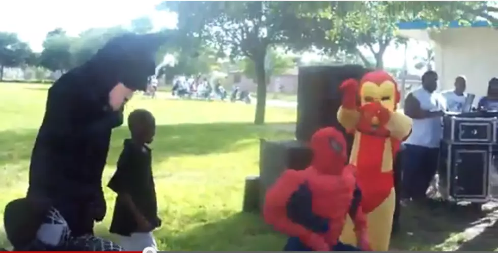 Batman, Spiderman and Iron Get Down! [VIDEO]