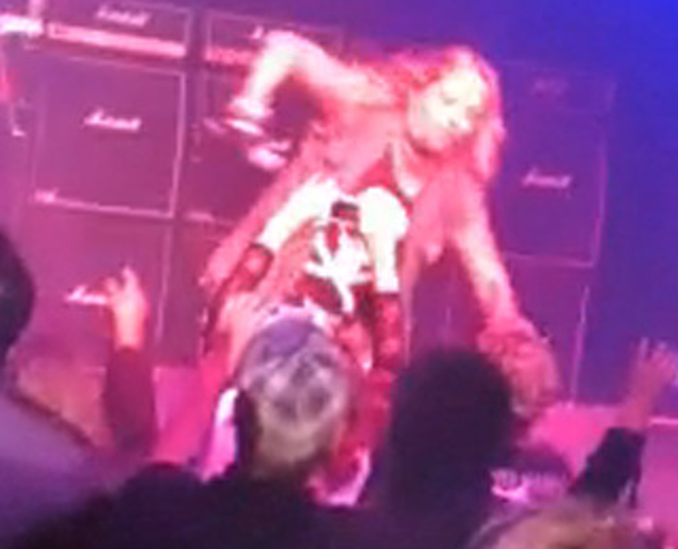 Vince Neil Tries To Punch Fan During Concert in Ruidoso [Video]