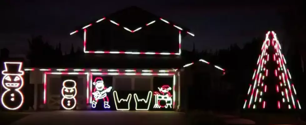 Amazing Christmas Light Show Dedicated to Late Slayer Guitarist Jeff Hanneman