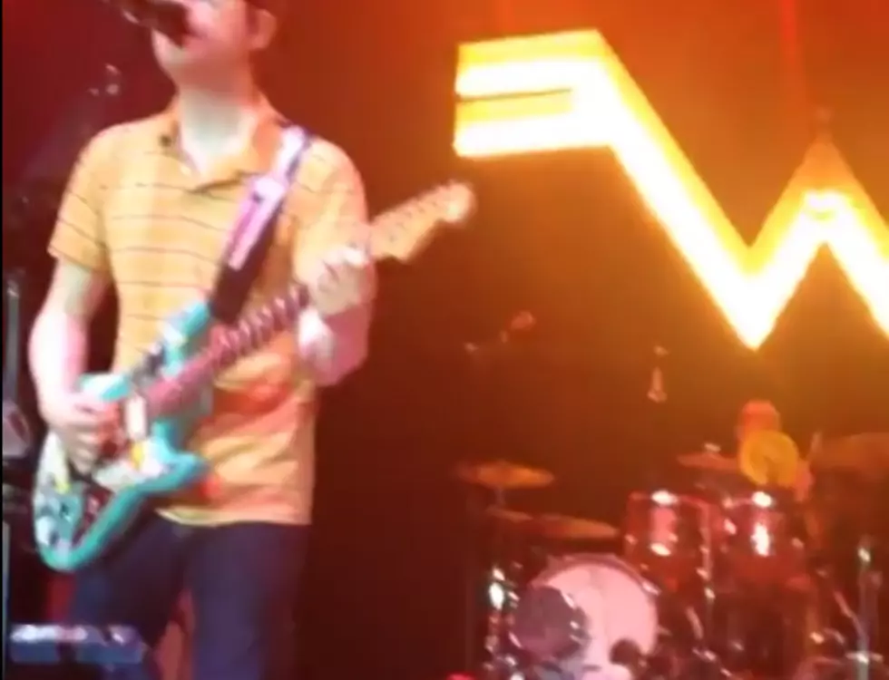 Weezer’s Drummer Catches Frisbee Without Missing a Beat