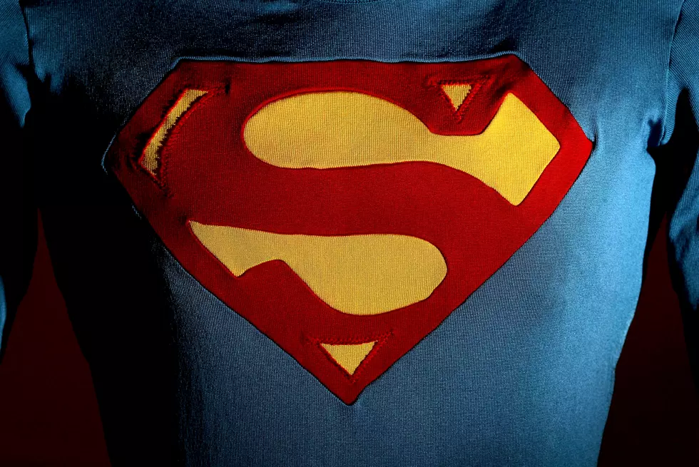 Superman Actor Henry Cavill Trains At El Paso Gym [VIDEO]