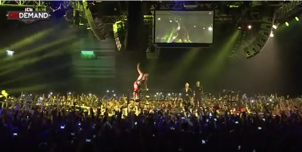 4000 Men Passionately Sing Wrestler's Entrance Theme- It's Madonna