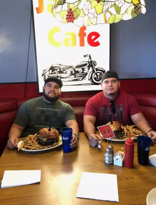 Las Cruces Cafe Offers &#8216;Open Heart Surgery&#8217; Burger Challenge
